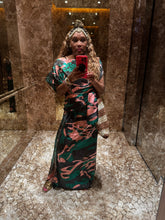 Load image into Gallery viewer, “I AM OH SO 💕💚 Pretty” Maxi Dress