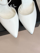 Load image into Gallery viewer, CC- Pearl ⚪️ Pointed Toe Pumps