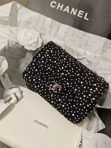 CC 🖤⚪️ Crystal & Pearl Flap Bag