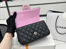 Load image into Gallery viewer, CC 💕💚 Pretty Girl - Mini Flap w/ Top Handle Purse (Black)