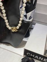 Load image into Gallery viewer, CC ⚪️ Single Strand Pearl Necklace