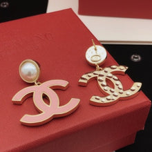 Load image into Gallery viewer, CC💕 Light Pink &amp; Pearl Earrings