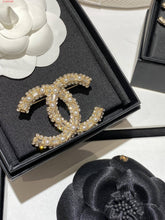 Load image into Gallery viewer, CC ⚪️ Pearls &amp;  Baguette ✨ Jewelry  Set (Sold Separately)