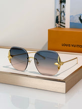 Load image into Gallery viewer, LV 🕶️ Flower Edge Metal Square Sunglasses