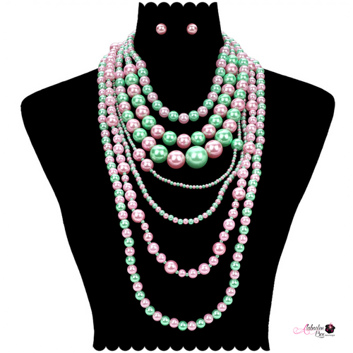 The “suPEARLative  💕💚 Necklace”