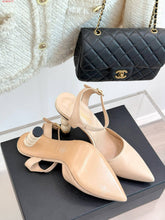 Load image into Gallery viewer, CC- Pearl ⚪️ Pointed Toe Pumps