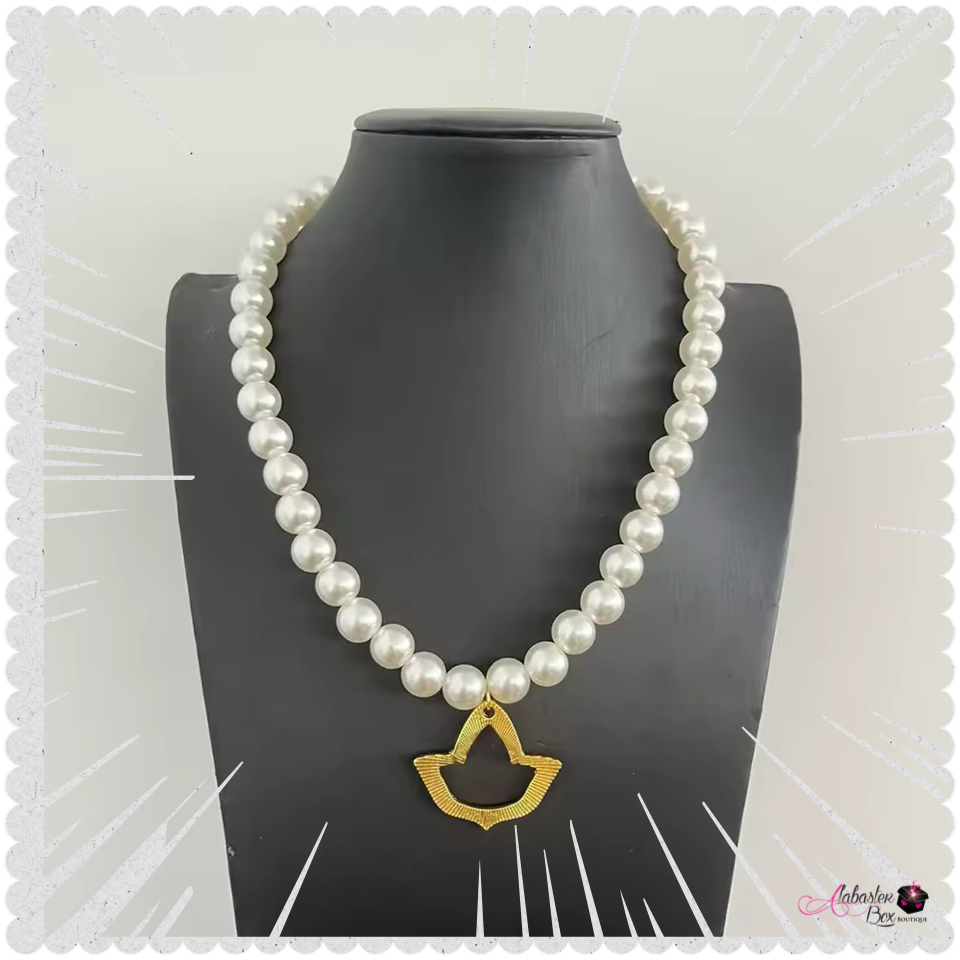 The “PEARLfect 💛 Gold Ivy” Necklace