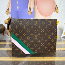 Load image into Gallery viewer, Toilet Pouch 💕💚