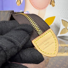 Load image into Gallery viewer, Toilet Pouch 💕💚