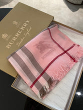 Load image into Gallery viewer, BB- Pink 💞 Tartan-Check 🦓 Scarf