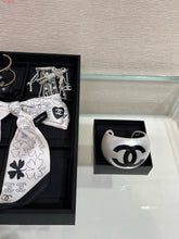 Load image into Gallery viewer, CC ⚪️ White &amp; Black Cuff Bracelet