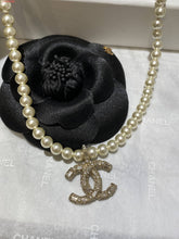 Load image into Gallery viewer, CC ⚪️ Pearls &amp;  Baguette ✨ Jewelry  Set (Sold Separately)