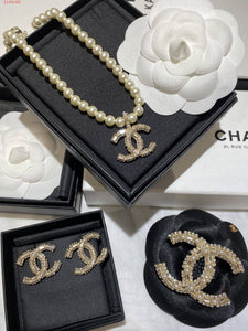CC ⚪️ Pearls &  Baguette ✨ Jewelry  Set (Sold Separately)