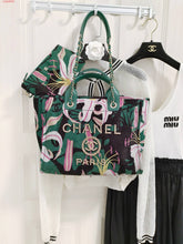 Load image into Gallery viewer, CC 💕💚 Deauville Shopping Tote
