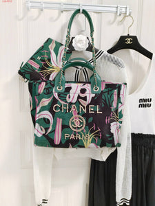 CC 💕💚 Deauville Shopping Tote