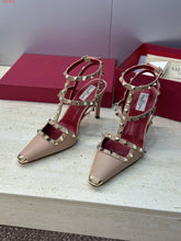 Load image into Gallery viewer, V- Rockstud ✨ Kidskin Pumps 100mm