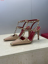 Load image into Gallery viewer, V- Rockstud ✨ Kidskin Pumps 100mm