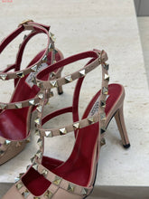 Load image into Gallery viewer, V- Rockstud ✨ Kidskin Pumps 100mm