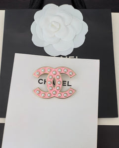 The PEARLfect Pink 💕⚪️ Pearl Brooch