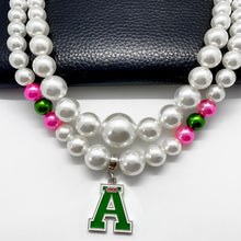 Load image into Gallery viewer, Pretty 💕💚 “Exquisite” Pearl Necklace