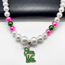 Load image into Gallery viewer, Pretty 💕💚 “Exquisite” Pearl Necklace