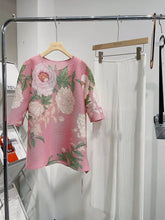 Load image into Gallery viewer, Chinese pleated 2024 spring/summer new  hot selling flower print ancient style design round neck lantern sleeves - Alabaster Box Boutique