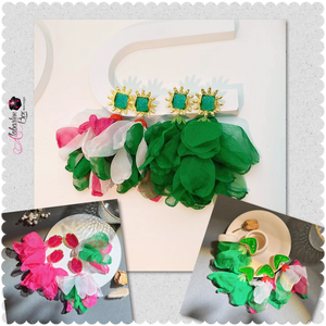 “Pretty 💕💚 Romantic” Earrings