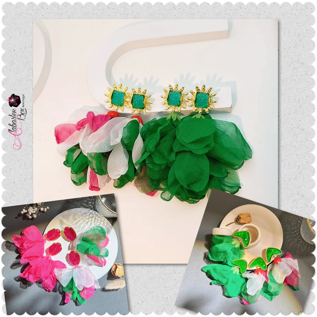 “Pretty 💕💚 Romantic” Earrings