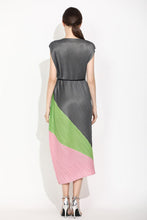 Load image into Gallery viewer, The “ChAKcoAl mAKAr 💕💚” Dress - Alabaster Box Boutique