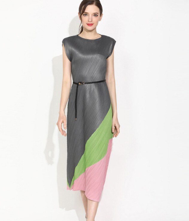 The “ChAKcoAl mAKAr 💕💚” Dress - Alabaster Box Boutique