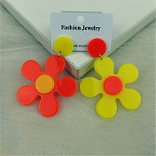 Load image into Gallery viewer, “Mini 💐 FLOW” Earrings - Alabaster Box Boutique