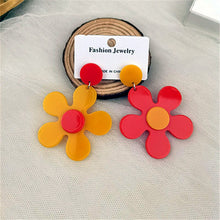 Load image into Gallery viewer, “Mini 💐 FLOW” Earrings - Alabaster Box Boutique