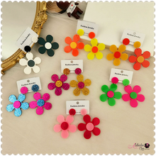 Load image into Gallery viewer, “Mini 💐 FLOW” Earrings - Alabaster Box Boutique