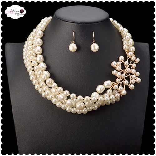 The PEARLfect ⚪️ Flower Necklace & Earring Set - Alabaster Box Boutique