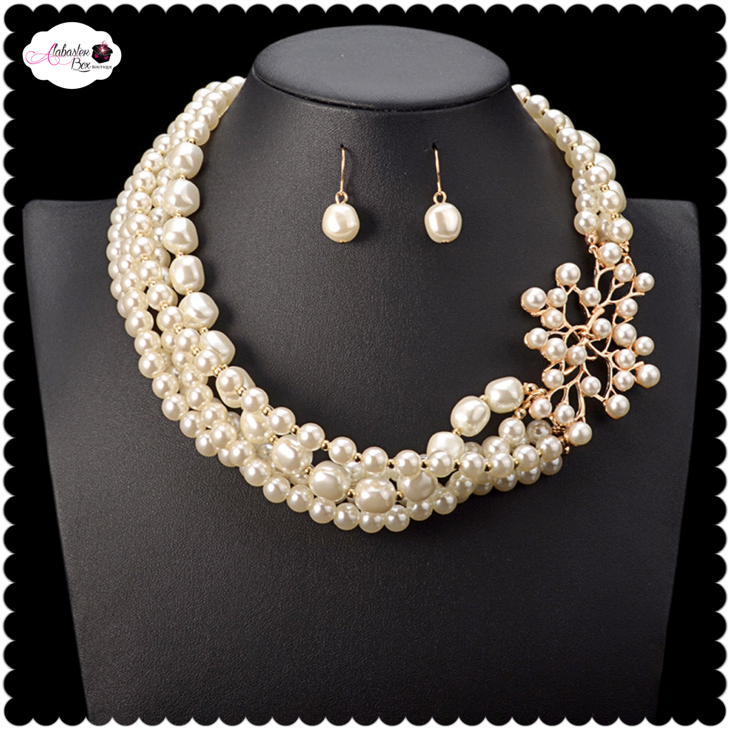 The PEARLfect ⚪️ Flower Necklace & Earring Set - Alabaster Box Boutique