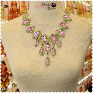 “OH SO 💕💚 Gorgeous” Necklace Set - Alabaster Box Boutique